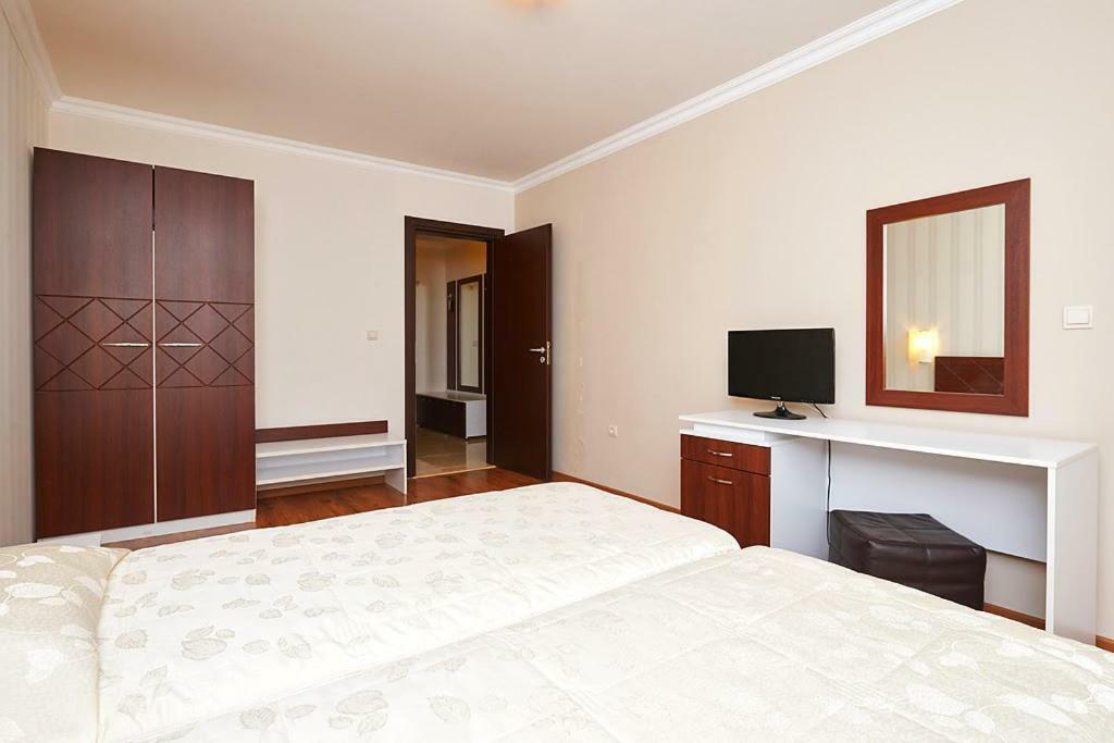 Penelopa Palace Apart Hotel & Spa Pomorie Exterior photo