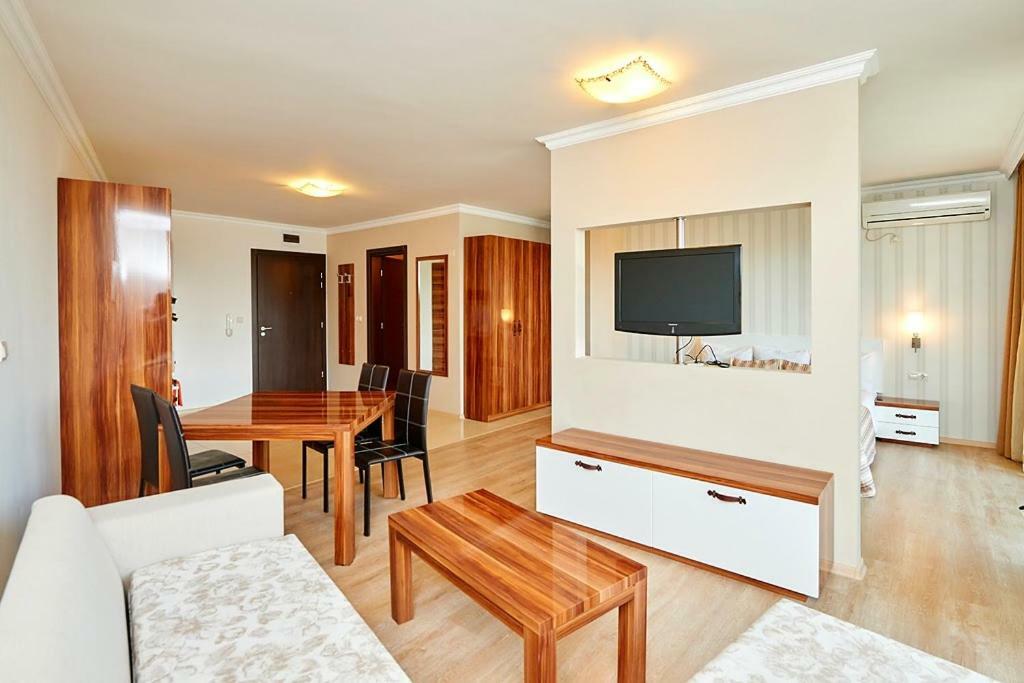 Penelopa Palace Apart Hotel & Spa Pomorie Exterior photo