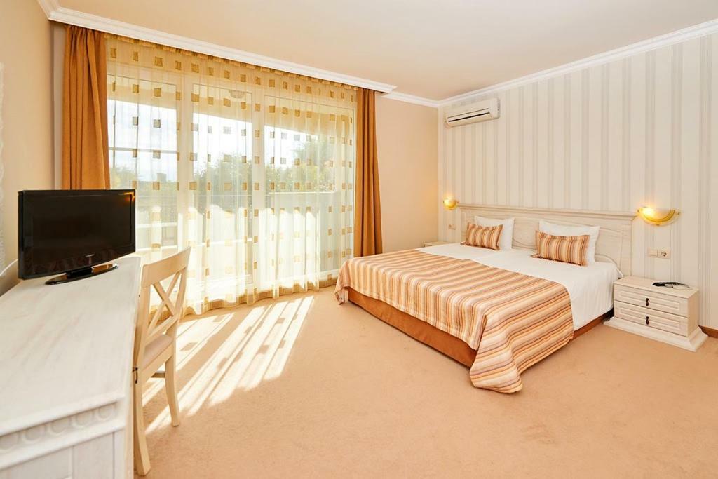 Penelopa Palace Apart Hotel & Spa Pomorie Exterior photo