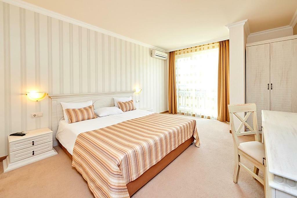 Penelopa Palace Apart Hotel & Spa Pomorie Exterior photo