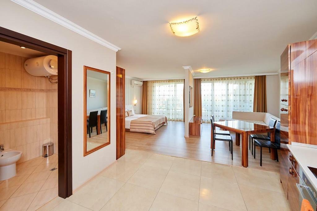 Penelopa Palace Apart Hotel & Spa Pomorie Exterior photo