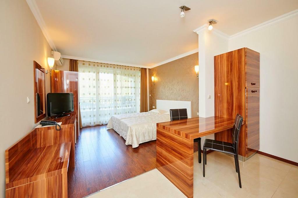 Penelopa Palace Apart Hotel & Spa Pomorie Exterior photo